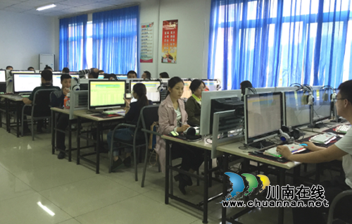 泸州市2018年教育扶贫、学生资助工作培训会召开(图3)