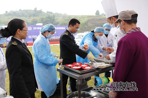 合江县一般食品安全突发事件应急演练成功举行(图2)
