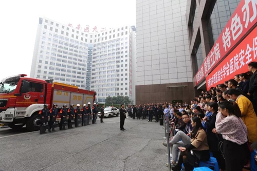 防暴处突&nbsp;西南医大中医院上演“空中救援”(图13)