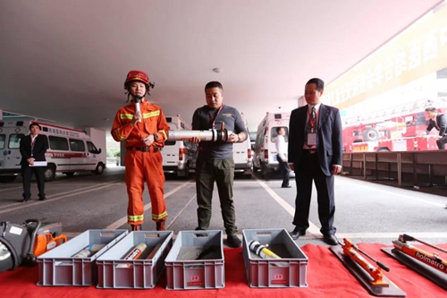 防暴处突&nbsp;西南医大中医院上演“空中救援”(图16)