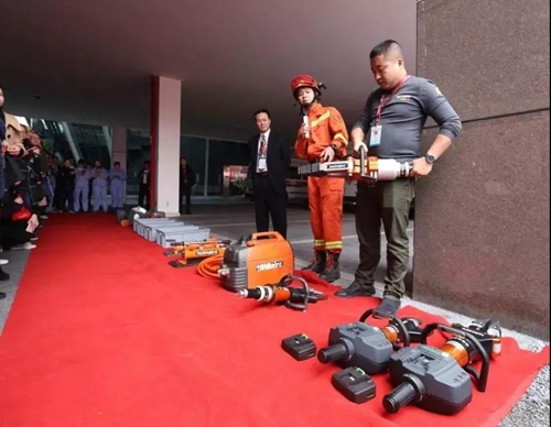 防暴处突&nbsp;西南医大中医院上演“空中救援”(图15)