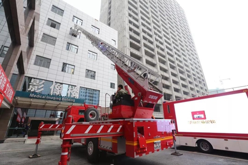 防暴处突&nbsp;西南医大中医院上演“空中救援”(图17)