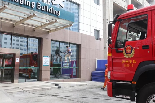 防暴处突&nbsp;西南医大中医院上演“空中救援”(图19)