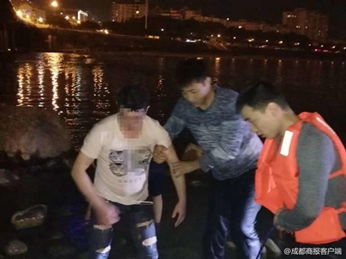 疑因贷款买手机被催款&nbsp;绵阳24岁小伙跳河轻生(图2)