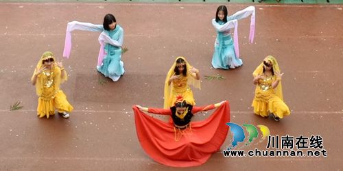 泸县六中举行第一届体育节暨第四十一届学生田径运动会(图4)