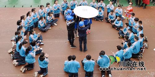 泸县六中举行第一届体育节暨第四十一届学生田径运动会(图5)