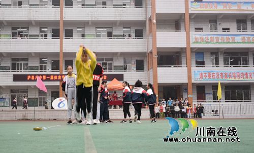 泸县六中举行第一届体育节暨第四十一届学生田径运动会(图10)