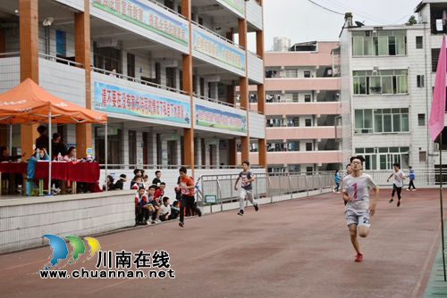 泸县六中举行第一届体育节暨第四十一届学生田径运动会(图11)