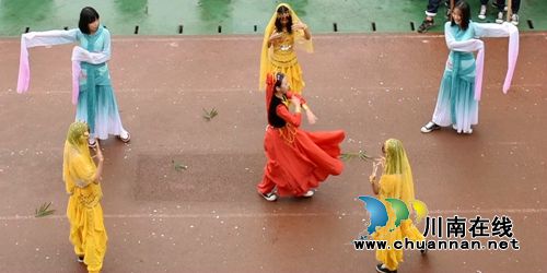 泸县六中举行第一届体育节暨第四十一届学生田径运动会(图13)