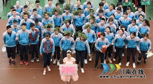 泸县六中举行第一届体育节暨第四十一届学生田径运动会(图14)