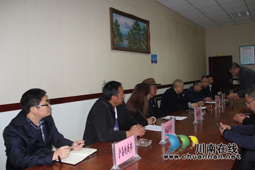 泸县云龙镇与乡城沙贡乡签订藏系绵羊购买协议(图2)