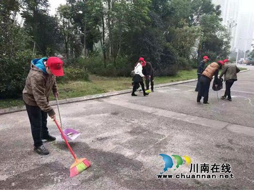 江阳区委编办开展巩固创文“周末一小时”志愿服务活动(图1)