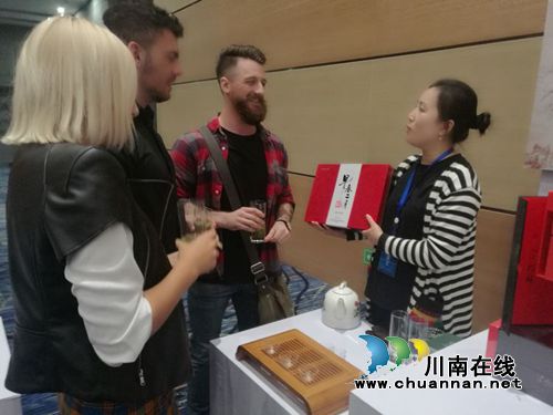 “早春二月”特早茶代表泸州参加省农产推荐会(图7)