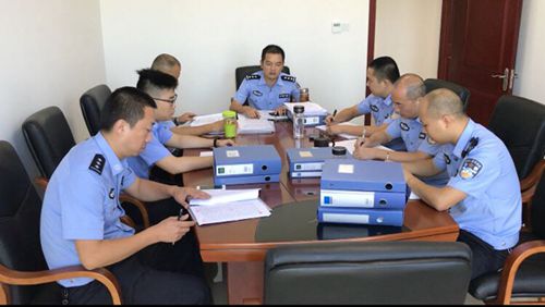 自贡男骗贷500万&nbsp;经侦民警果断出手让其落法网(图1)