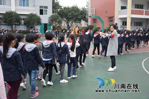 泸州十八中持续举行校园紧急疏散演练活动(图4)