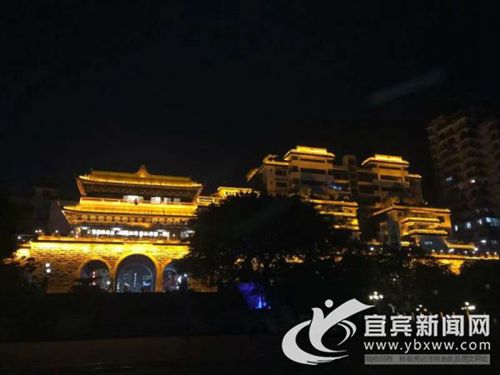 三江六岸亮化改造亮灯&nbsp;市民感叹宜宾美如画(图1)