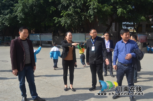 泸县玉蟾街道开展创文督导工作(图1)