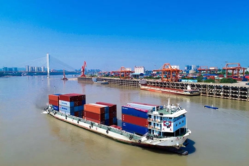 用时9分钟！四川首单关税保证保险货物在泸清关(图1)