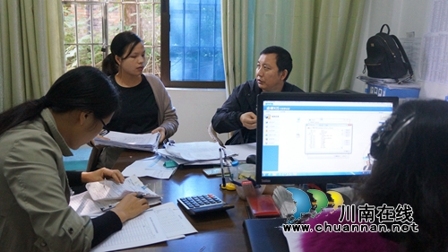 泸县财政局到立石镇调研财政工作(图1)