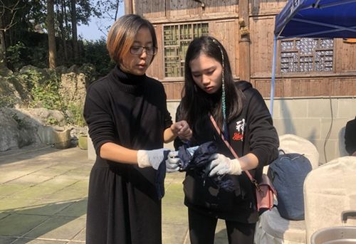 兴文石海“美术季”开幕&nbsp;校企合作助力文旅融合(图1)