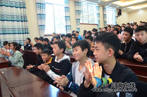 四川警院警盾宣讲团到分水讲校园欺凌交通安全(图8)