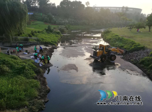 龙马潭区彭莉副区长带队检查环境保护督察“回头看”工作(图3)