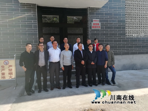 甘孜州政协主席到云龙镇调研青稞酒生产基地(图3)