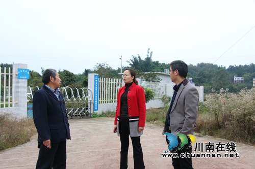 泸县潮河镇组织开展河长制及环保工作专项巡查(图2) 泸县潮河镇组织开展河长制及环保工作专项巡查(图2)