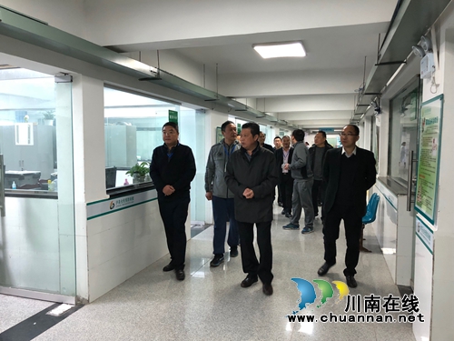 泸县人大常委会主任颜习林率队到太伏中心卫生院调研指导(图4) 泸县人大常委会主任颜习林率队到太伏中心卫生院调研指导(图4)