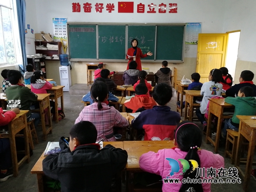 纳溪区天仙镇学校让消防知识入心入脑(图1)