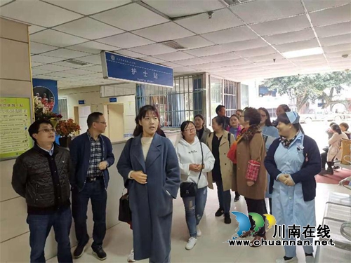 稻城县人民医院一行到纳溪区人民医院参观学习(图2)