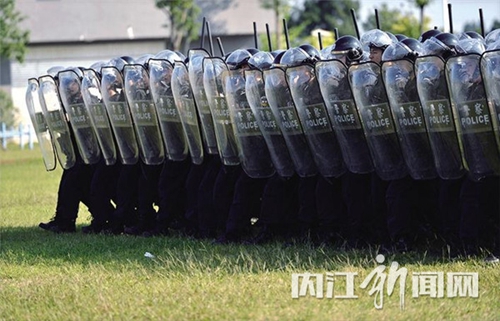 90名川渝森林公安赴内江联合“处突”(图1)