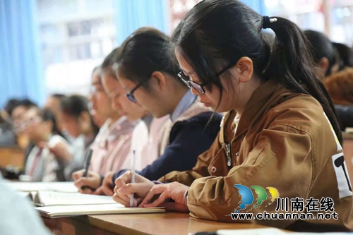 青年诗人陈宗华回母校泸县二中分享诗歌创作(图6)