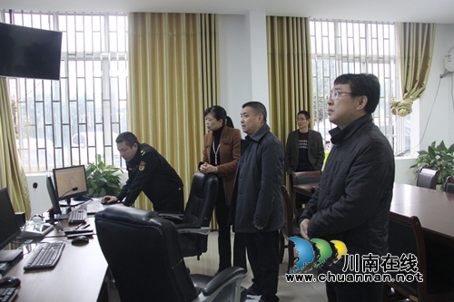 泸县政协主席李镇率队到云龙镇督导垃圾分类工作(图2) 泸县政协主席李镇率队到云龙镇督导垃圾分类工作(图2)