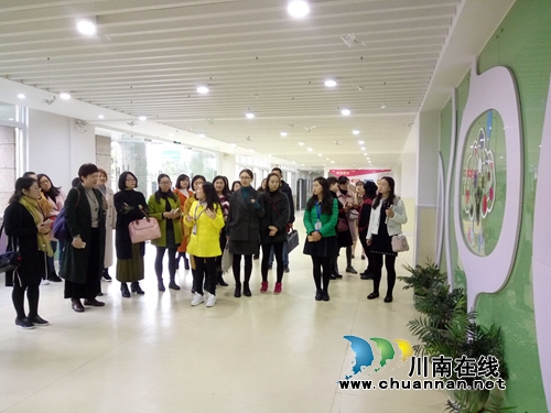 江阳区张坝幼儿园开展“四川省学前教育双师型名师工作室”跟岗实践交流活动(图1)