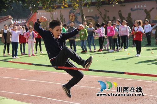 泸县太伏小学举行第25届田径运动会(图5)