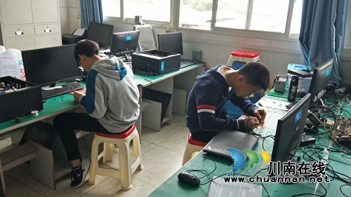 泸县建校参加泸州市第十四届中等职业学校师生技能大赛获奖总数位居全市第一(图6) 泸县建校参加泸州市第十四届中等职业学校师生技能大赛获奖总数位居全市第一(图6)