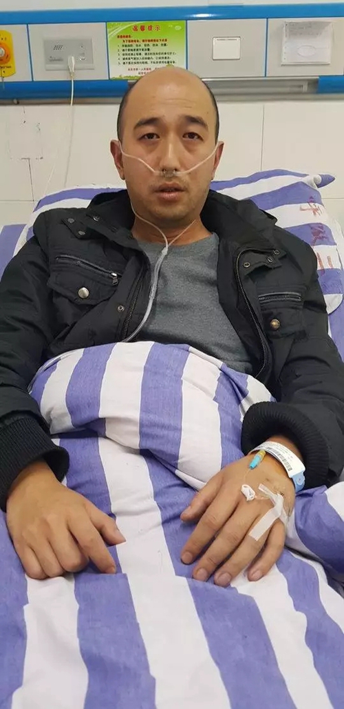 自贡民警营救群众被困火场 生死关头电话别妻(图4) 自贡民警营救群众被困火场 生死关头电话别妻(图4)