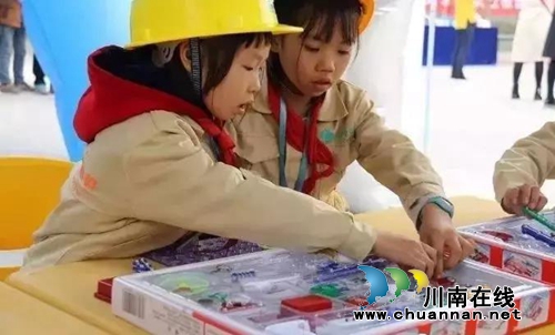 万诚国际星期8小镇走进沙田小学&nbsp;用心温暖寒冬(图5)