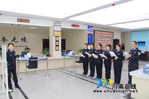 泸县公安局出入境管理大队借助“英语小课堂”提升业务能力(图2)