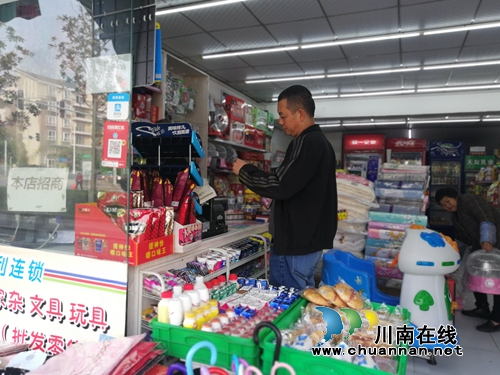 江阳区张坝街道开展校园周边商铺安全工作大检查(图2)