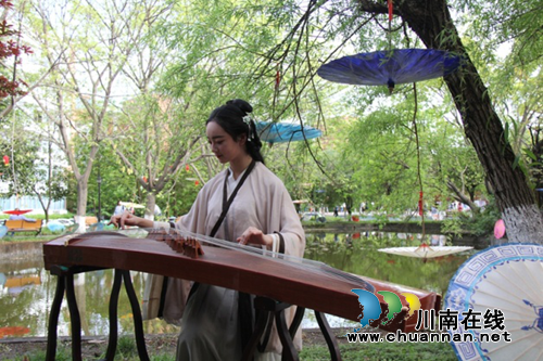 泸县二中校友詹媛源在金鸡百花电影节走红毯(图13) 泸县二中校友詹媛源在金鸡百花电影节走红毯(图13)