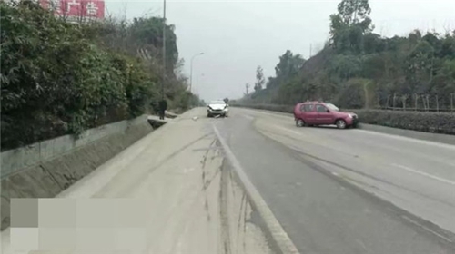 自导自演“车祸”骗保 自贡汽修店老板演砸了(图1) 自导自演“车祸”骗保 自贡汽修店老板演砸了(图1)