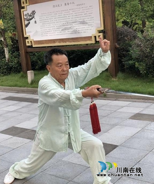 泸州八旬老人建太极村 义务教授太极拳(图1) 泸州八旬老人建太极村 义务教授太极拳(图1)