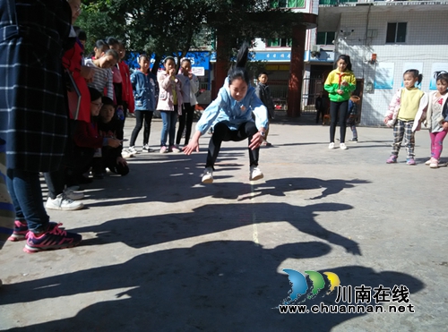 叙永县向林镇太关村小学成功举办秋季运动会(图1)