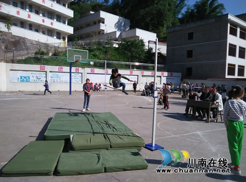 叙永县向林镇太关村小学成功举办秋季运动会(图2)