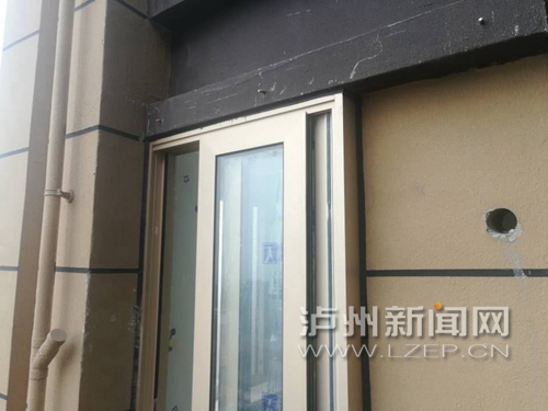 泸州：人不在家防盗窗被强拆&nbsp;业主质问物管凭啥(图2)