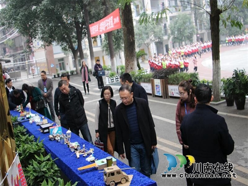 龙马潭区中小学实验教学工作接受省级评估调研(图1)