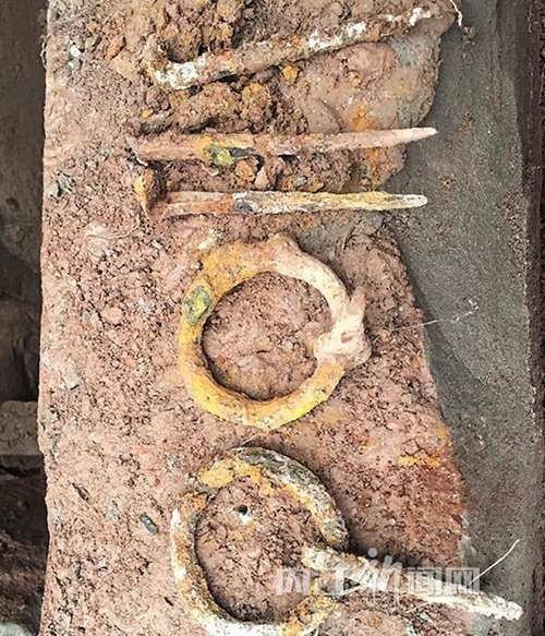 内江东兴区挖出明代墓葬群 正进行抢救性发掘(图2) 内江东兴区挖出明代墓葬群 正进行抢救性发掘(图2)