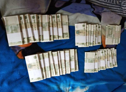 宜宾市民遇贼 37万元购车款随保险柜不翼而飞(图1) 宜宾市民遇贼 37万元购车款随保险柜不翼而飞(图1)